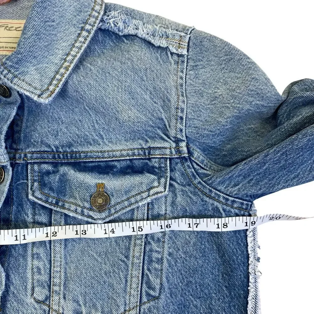 FP We The Free Sz S Indira Raw Hem Cropped Denim Jacket Retro Streetwear Casual